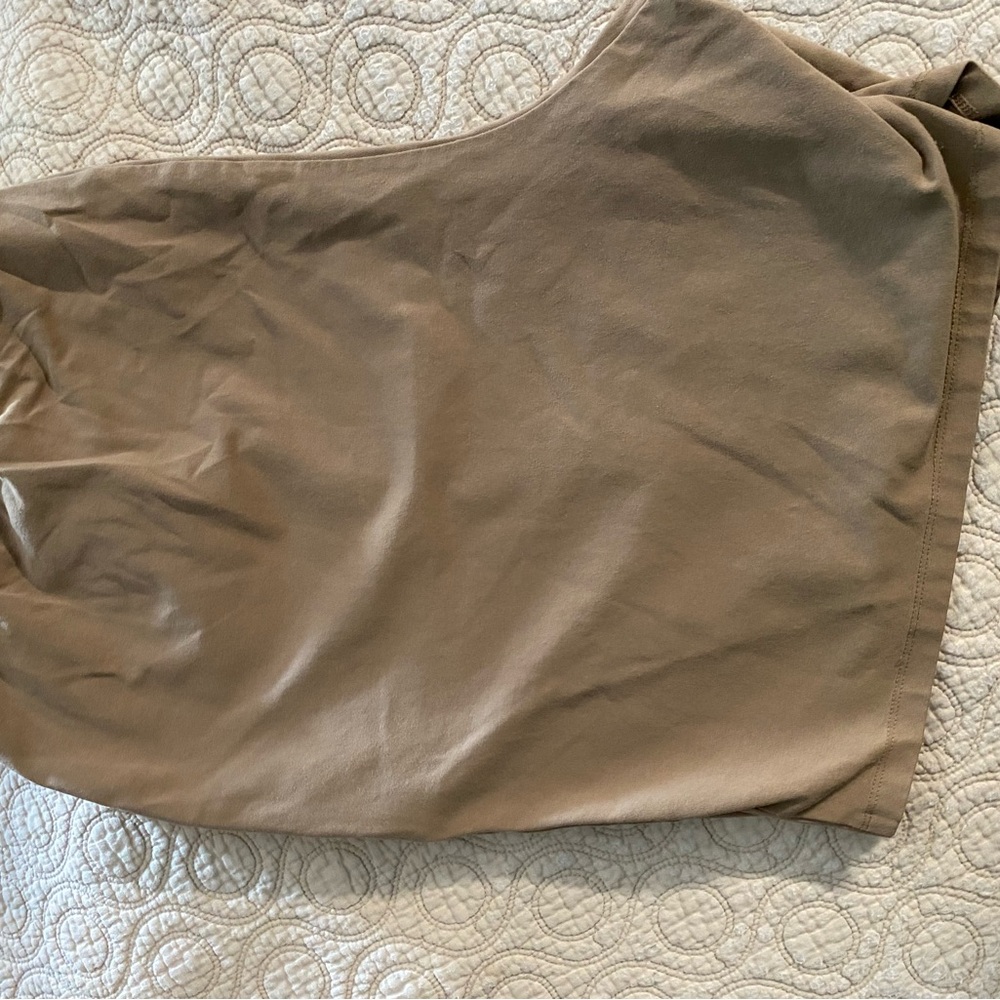 Comfy shorts size 22/24 beige